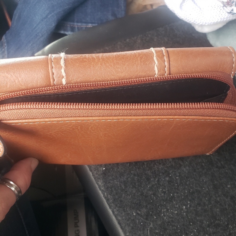 Wallet - Picture 2 of 5